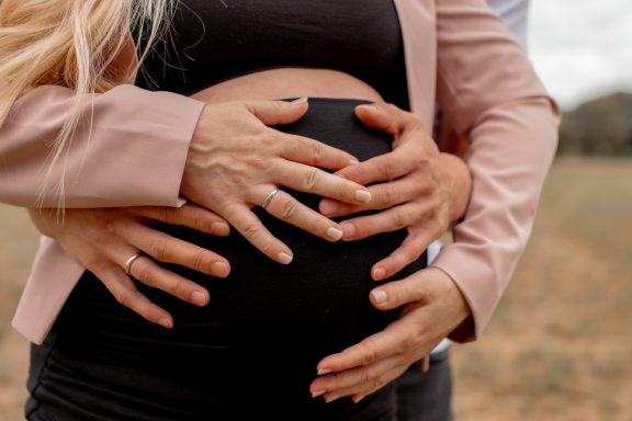 Babybauchshooting in Heinsberg authentische Momente