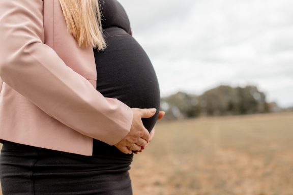 Babybauchshooting in Heinsberg authentische Momente